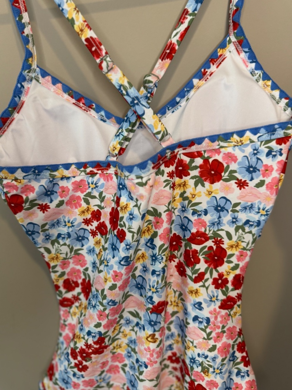 American Trends Women’s Medium Floral One Piece Swimsuit - Picture 3 of 5